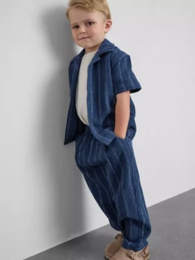 1,5-12 años | Conjunto de camisa y pantalones de algodón con rayas texturizadas de The Edit