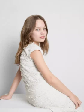 7-15 años | Blusa con mangas casquillo arrugadas y ribete de encaje