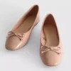 Bailarinas con lazo de imitación de piel en forma de bota