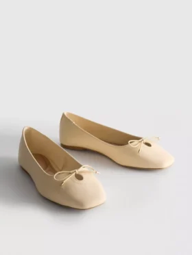 Bailarinas sin cordones de piel sintética con puntera cuadrada y horma ancha