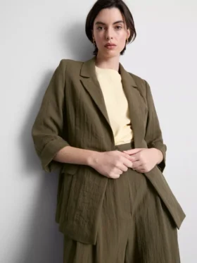 Blazer con solapas en V y textura