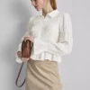 Blusa con bajo fruncido y peplum