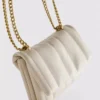 Bolso bandolera con solapa
