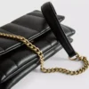 Bolso bandolera con solapa