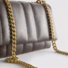 Bolso bandolera con solapa