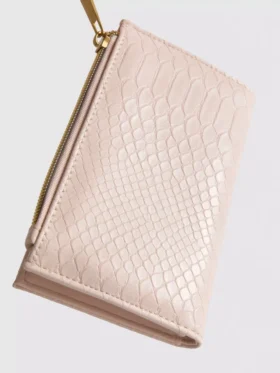 Bolso con efecto cocodrilo