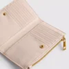 Bolso con efecto cocodrilo