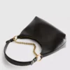Bolso de hombro con cadena