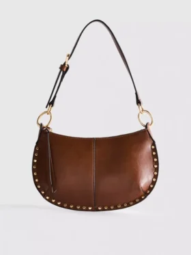 Bolso de hombro con tachuelas de imitación de piel de Paula Echevarría