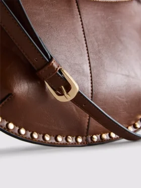 Bolso de hombro con tachuelas de imitación de piel de Paula Echevarría