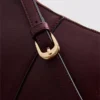 Bolso de hombro con tachuelas de imitación de piel de Paula Echevarría