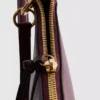 Bolso de hombro con tachuelas de imitación de piel de Paula Echevarría