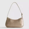 Bolso de hombro curvo de imitación de piel