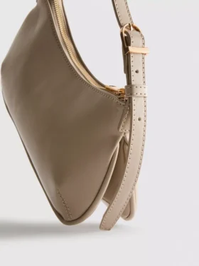 Bolso de hombro curvo de imitación de piel
