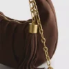 Bolso de hombro redondeado de Paula Echevarría