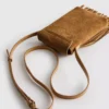 Bolso porta móvil con flecos