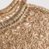Bolso tipo cubo de ganchillo de Paula Echevarría