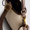 Bolso tipo cubo de imitación de piel