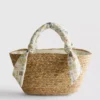 Bolso tipo cubo midi de paja trenzada