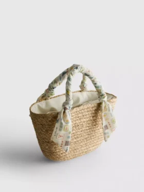 Bolso tipo cubo midi de paja trenzada