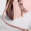 Bolso tipo tote con efecto cocodrilo