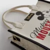 Bolso tote de imitación de piel de Mickey y sus amigos de Disney