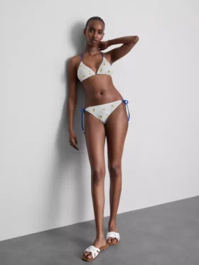 Braguita de bikini con textura de limón y lazo lateral