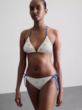 Braguita de bikini con textura de limón y lazo lateral