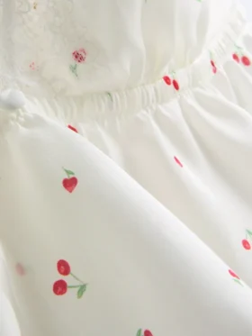 Bralette vaporoso con ribete de encaje en color cereza