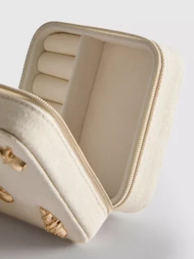 Caja de joyas con forma de concha