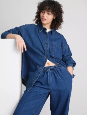 Camisa de algodón vaquero de corte holgado con botones