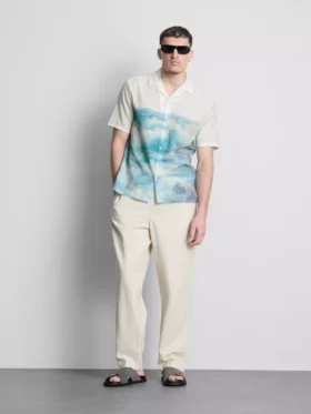 Camisa de manga corta con botones y estampado panorámico