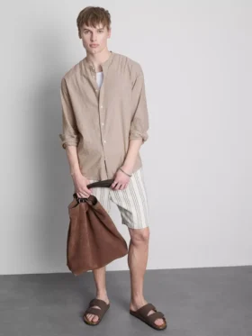 Camisa de mezcla de lino con cuello «grandad»