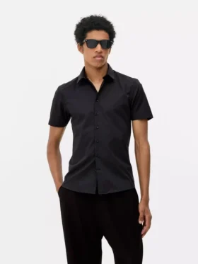 Camisa de pantalón corto de corte entallado