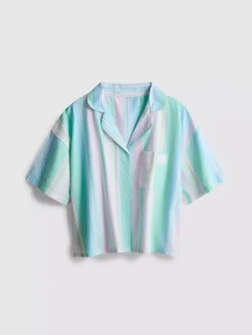 Camisa de pijama corta a rayas en tonos pastel, ideal para estar por casa