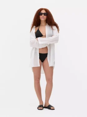 Camisa de playa transparente