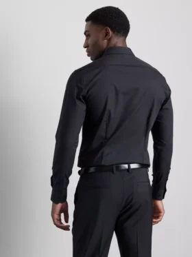 Camisa formal de corte entallado