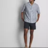 Camisas con cuello texturizado