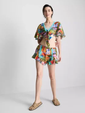 Camisas cortas con estampado tropical y cuello de lazo