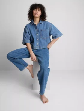 Camisas cortas de corte recto en denim de algodón