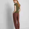 Camiseta ajustada con mangas casquillo