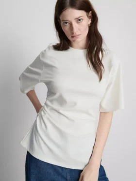 Camiseta asimétrica fruncida de The Edit