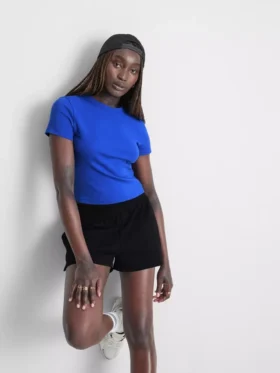 Camiseta básica para bebé con alto contenido en algodón