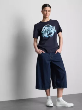 Camiseta con diseño gráfico de The Strokes