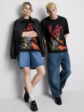Camiseta con estampado gráfico de Korn