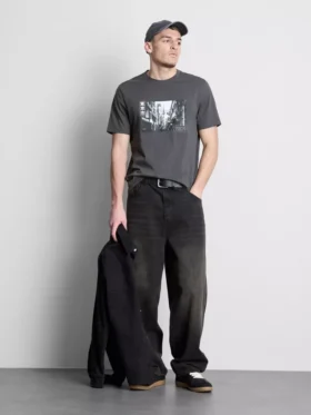 Camiseta con estampado urbano de Tokio