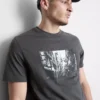 Camiseta con estampado urbano de Tokio