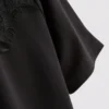 Camiseta con inserción de encaje