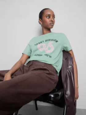 Camiseta de algodón de manga corta con estampado en pantalones cortos