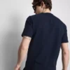 Camiseta de corte entallado
